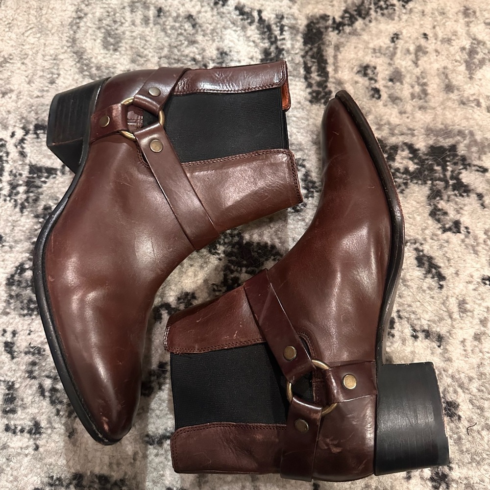 Frye Brown Ankle Boots Chelsea Style with Elastic Panels